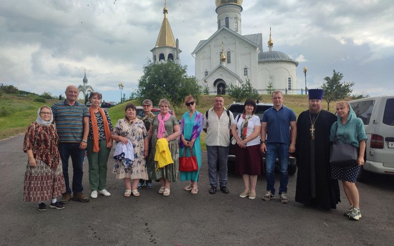 Члены Общественной палаты Белгорода посетили Холковский монастырь